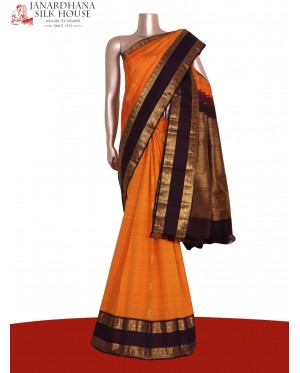 Traditional Kanchipuram Silk S..