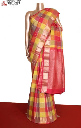 Amazon.com: SGF11 Women's Kanjivaram Soft Silk Saree With Blouse Piece  (Dark Green) 6.3metres : Clothing, Shoes & Jewelry