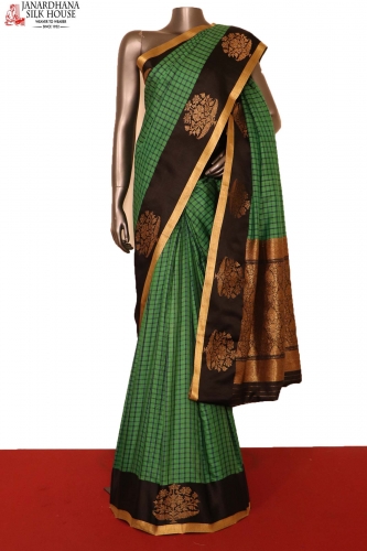 Winter Green And Off White Party Wear Skin Friendly Ladies Handloom Tussar  Silk Saree at Best Price in Godda | Modern Tasar Silk Industries