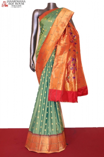 Buy Green Sarees for Women by Avantika Fashion Online | Ajio.com